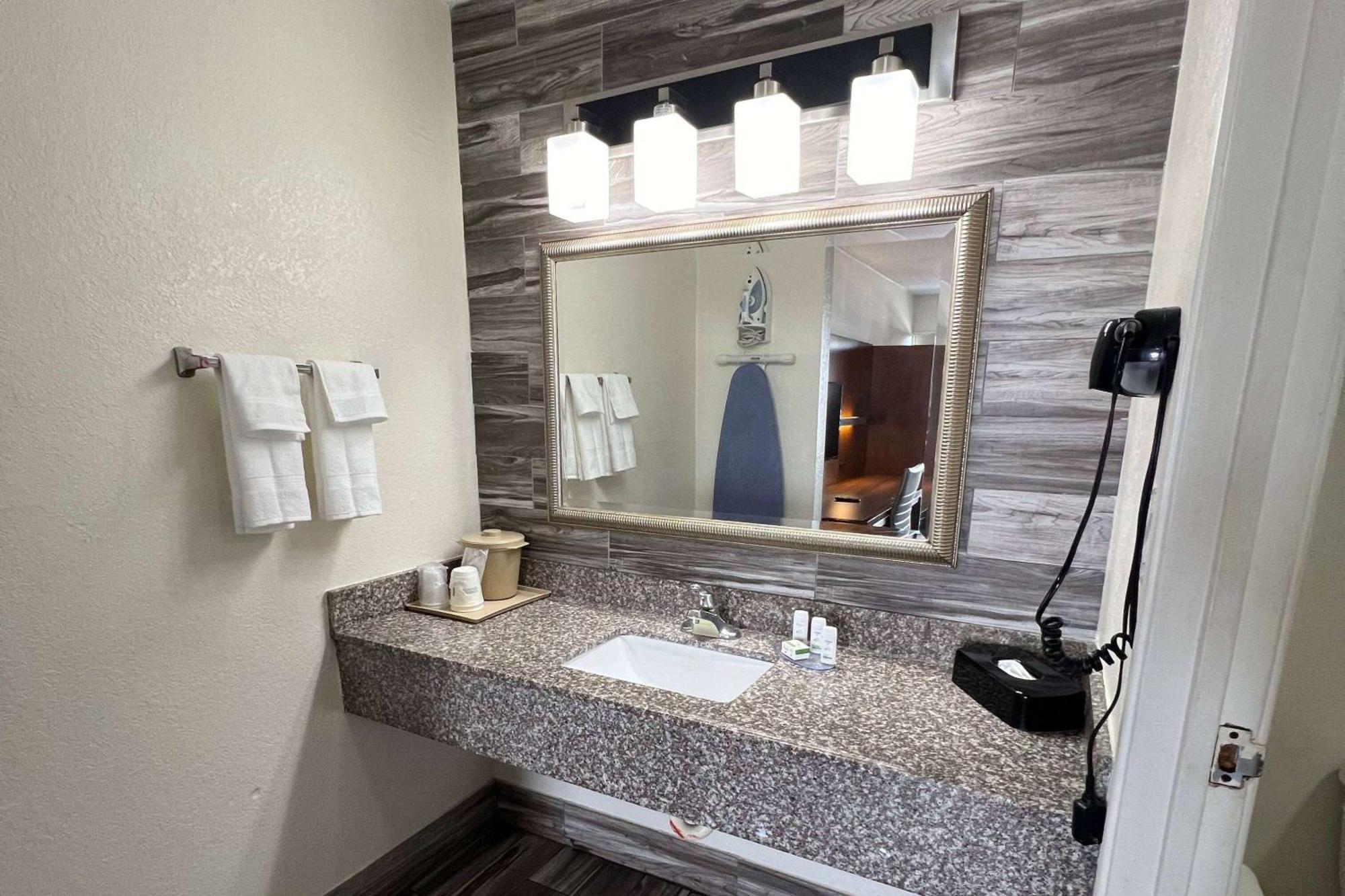 Baymont By Wyndham Orlando Downtown Hotel Exterior photo