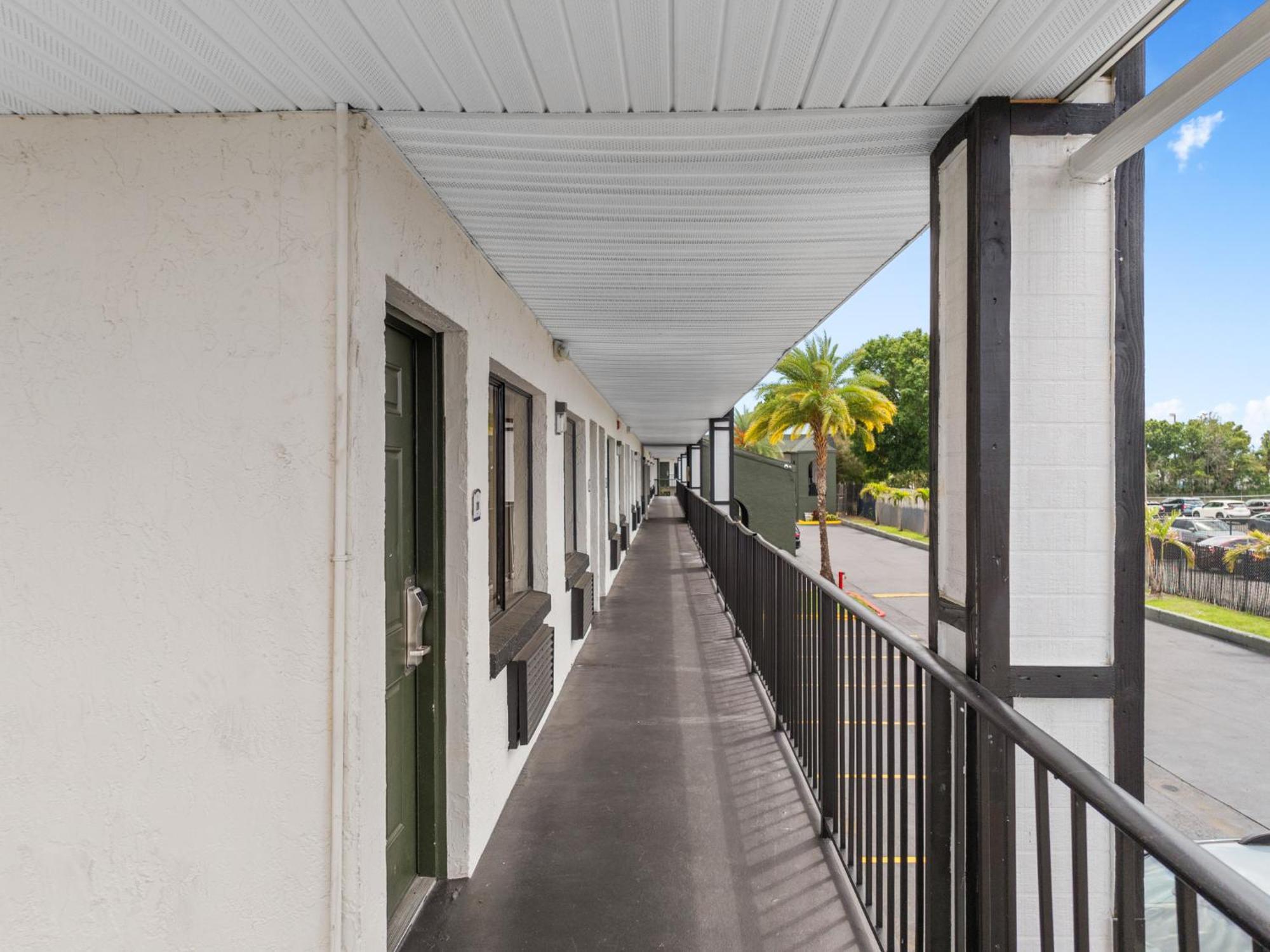 Baymont By Wyndham Orlando Downtown Hotel Exterior photo