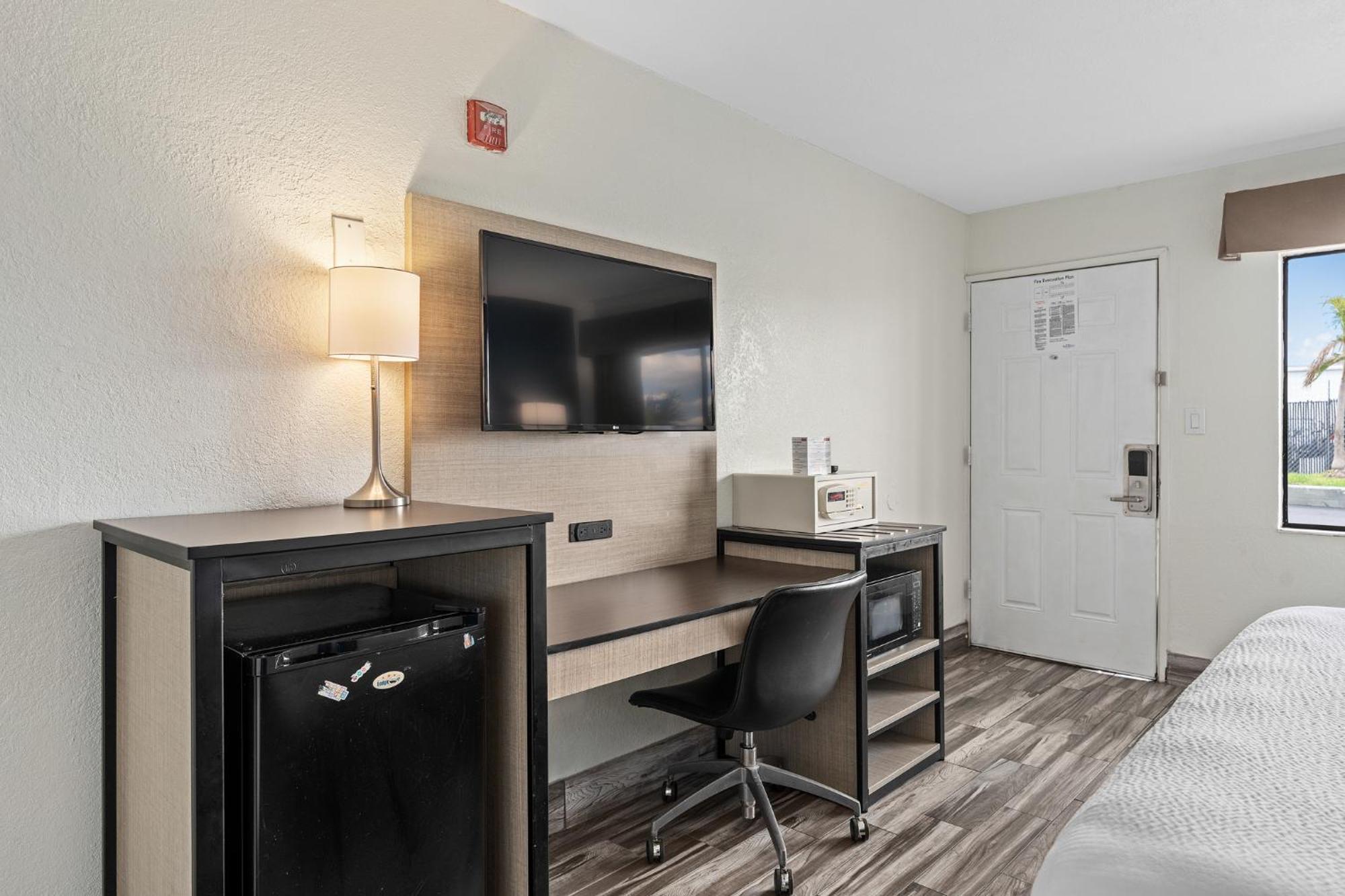 Baymont By Wyndham Orlando Downtown Hotel Exterior photo