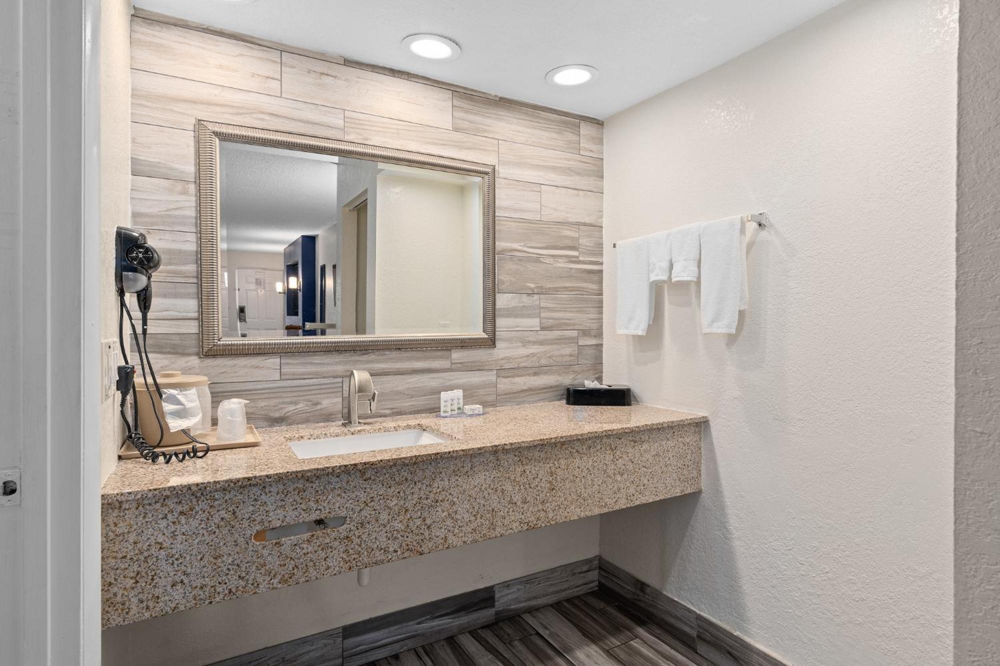 Baymont By Wyndham Orlando Downtown Hotel Exterior photo